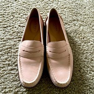 loafer sperry in blush color